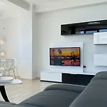 Deluxe Nicolle Solid דירה מאמאיה