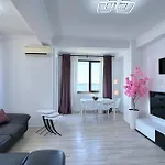 Deluxe Nicolle Solid דירה מאמאיה