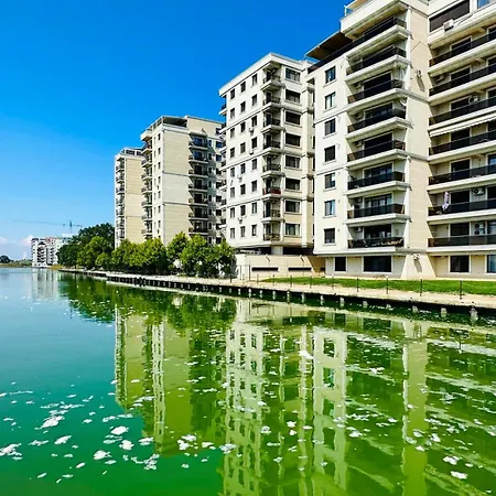 Deluxe Nicolle Solid *