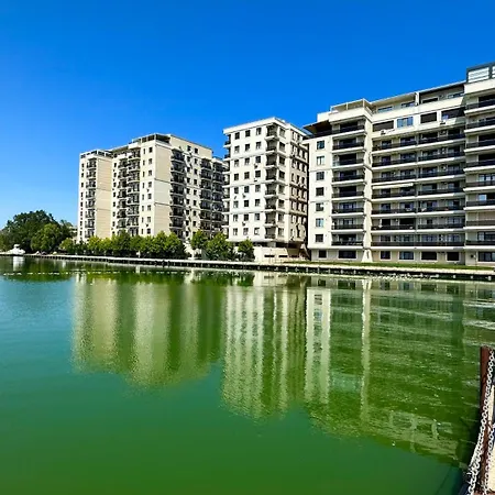 Lejlighed Deluxe Nicolle Solid