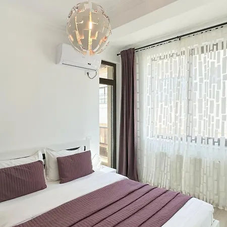 Deluxe Nicolle Solid * Mamaia