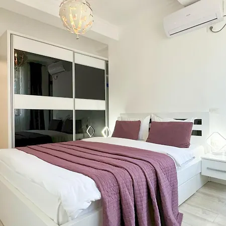 Deluxe Nicolle Solid Mamaia