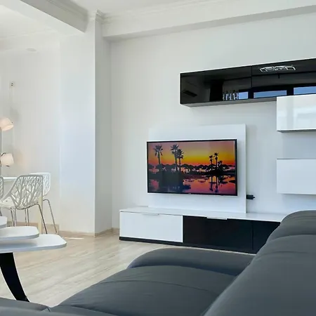 Deluxe Nicolle Solid Lejlighed Mamaia