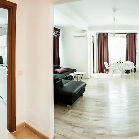 Deluxe Nicolle Solid Lejlighed *