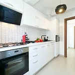 Deluxe Nicolle Solid Apartament