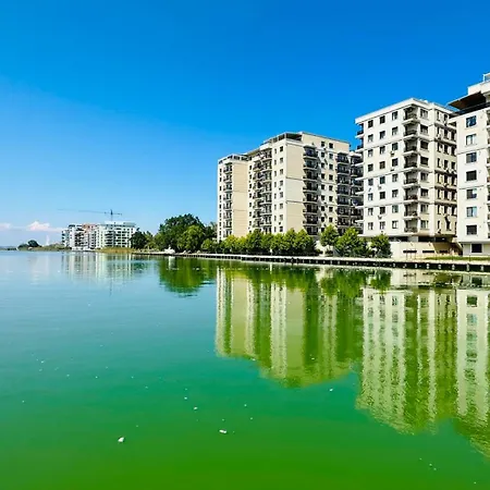 Deluxe Nicolle Solid מאמאיה