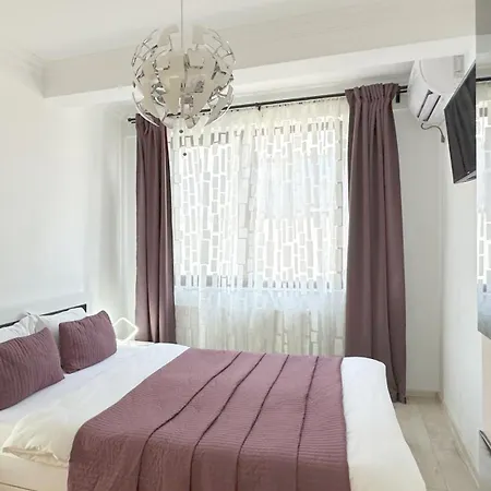 דירה Deluxe Nicolle Solid מאמאיה