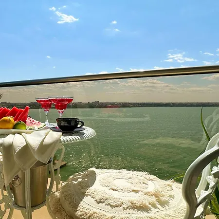 דירה Deluxe Nicolle Solid