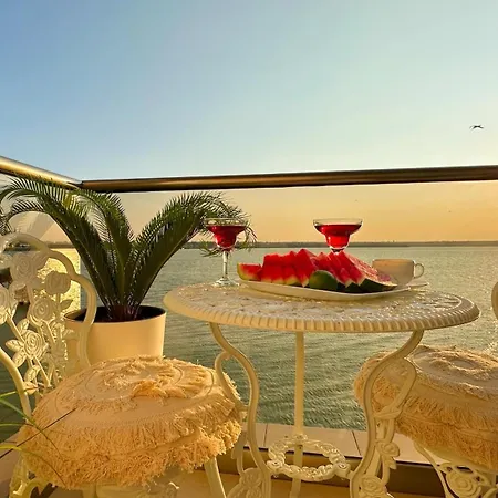 Apartment Deluxe Nicolle Solid Mamaia