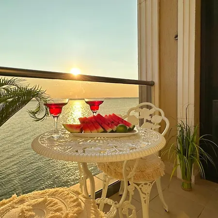 דירה Deluxe Nicolle Solid *