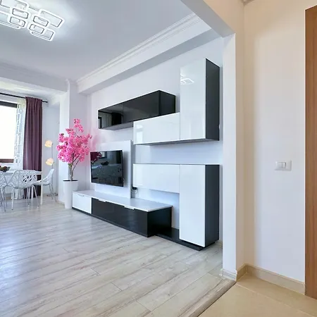 Deluxe Nicolle Solid דירה *