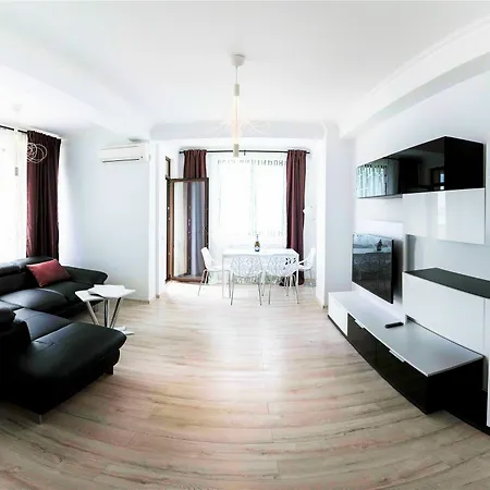 Deluxe Nicolle Solid דירה מאמאיה